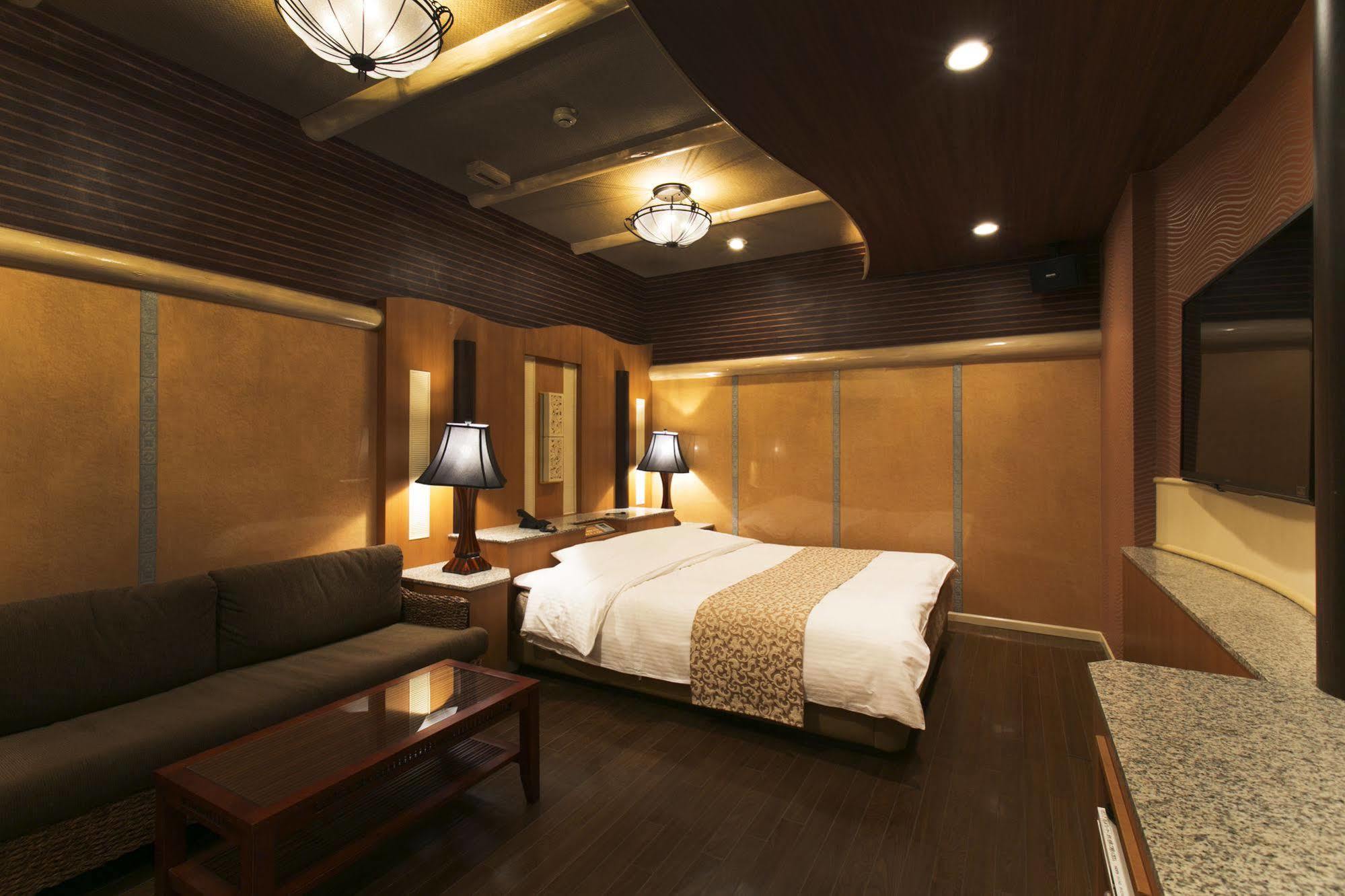 Hotel Atlantis Toyonaka (Adults Only) Экстерьер фото